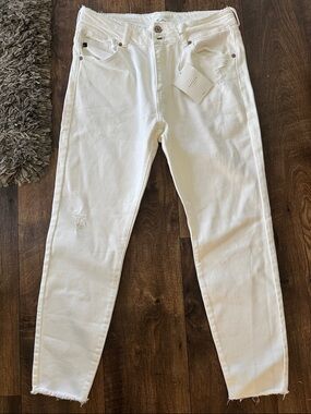 KanCan White Skinny Jeans with Raw Hem
